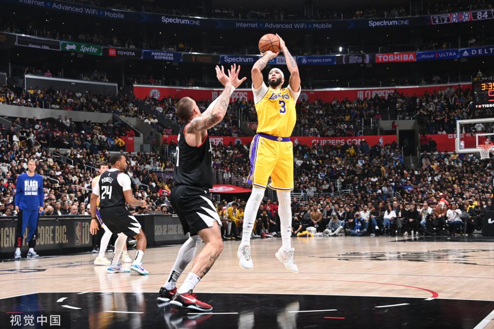 雷霆vs马刺裁判报告：没有错判和漏判，卡鲁索补篮没有被犯规（雷霆对马刺官方裁判报告：无错漏判，卡鲁索补篮未遭犯规）